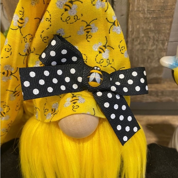🐝Bee Gnome, Bee Decor, Tiered Tray Decor, Summer Decor, Bumblebee - Picture 4 of 4